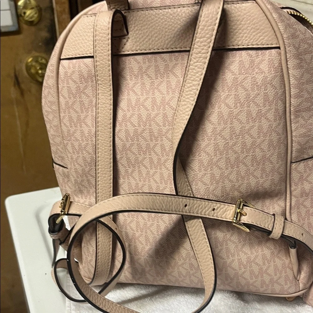 Michael Kors Beige Monogram Backpack and Wallet - Picture 4 of 7